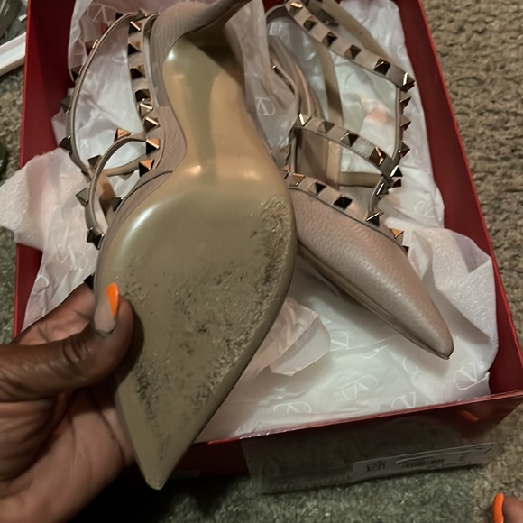 Valentino. - Picture 5 of 6